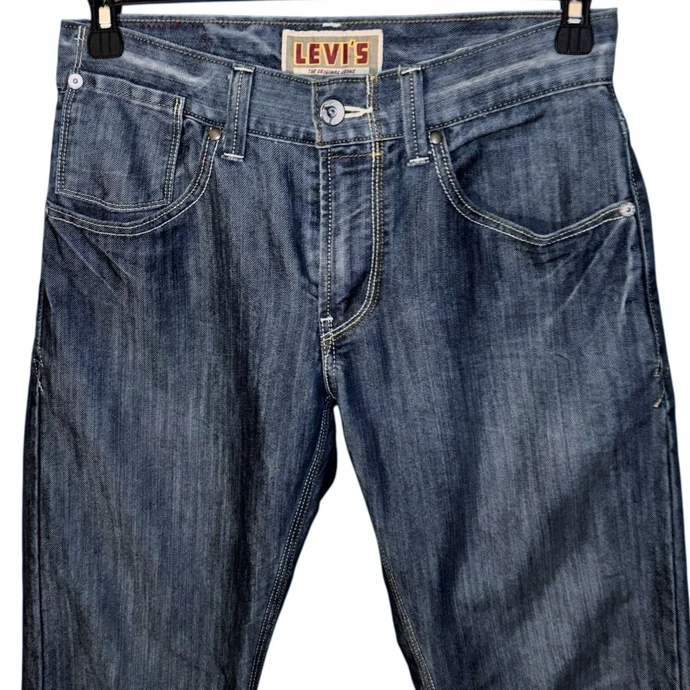 Levi’s 514 Medium Wash Slim Straight Blue Jeans Size 31 x 30